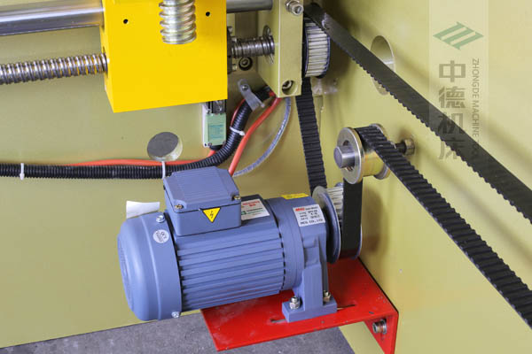 ZDP-4022強扭矩電機，后退料迅速，鋼絲同步帶精確更靜音.jpg